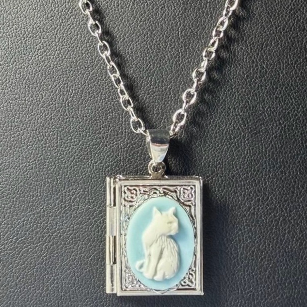 Square Vintage Style Silver Locket Necklace with White Cat Cameo on the front 🐈